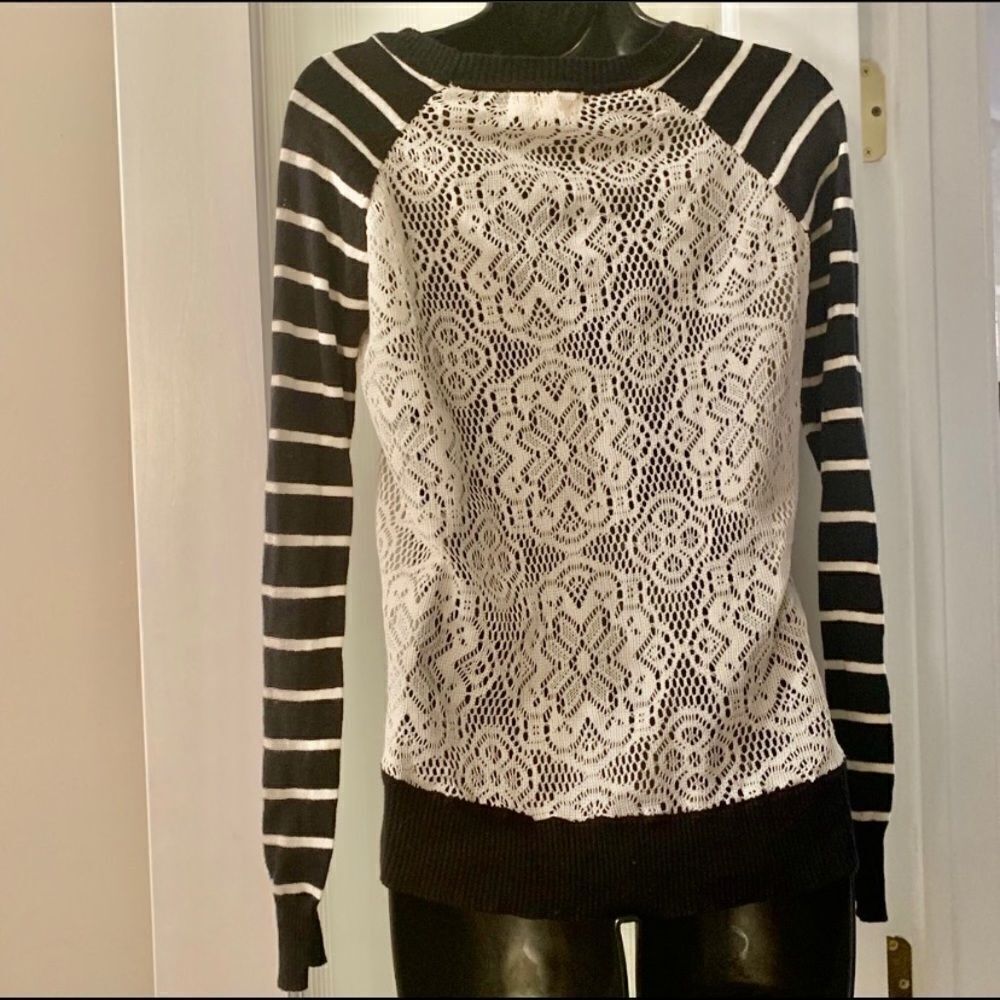 Pink Rose Sweater  - Picture 4 of 5